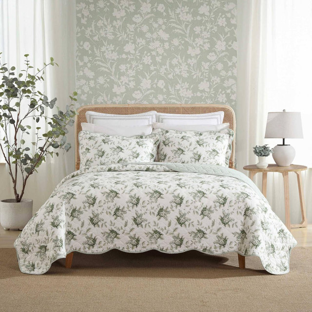 Laura Ashley Full/Queen Portland Floral Quilt Set Green