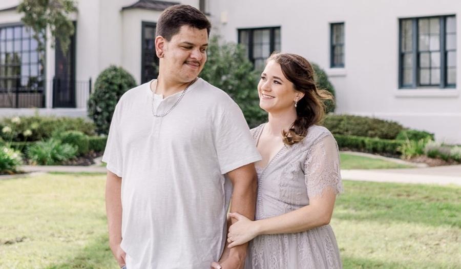 The Wedding Website of Lyndsay James and Dustin Shidler