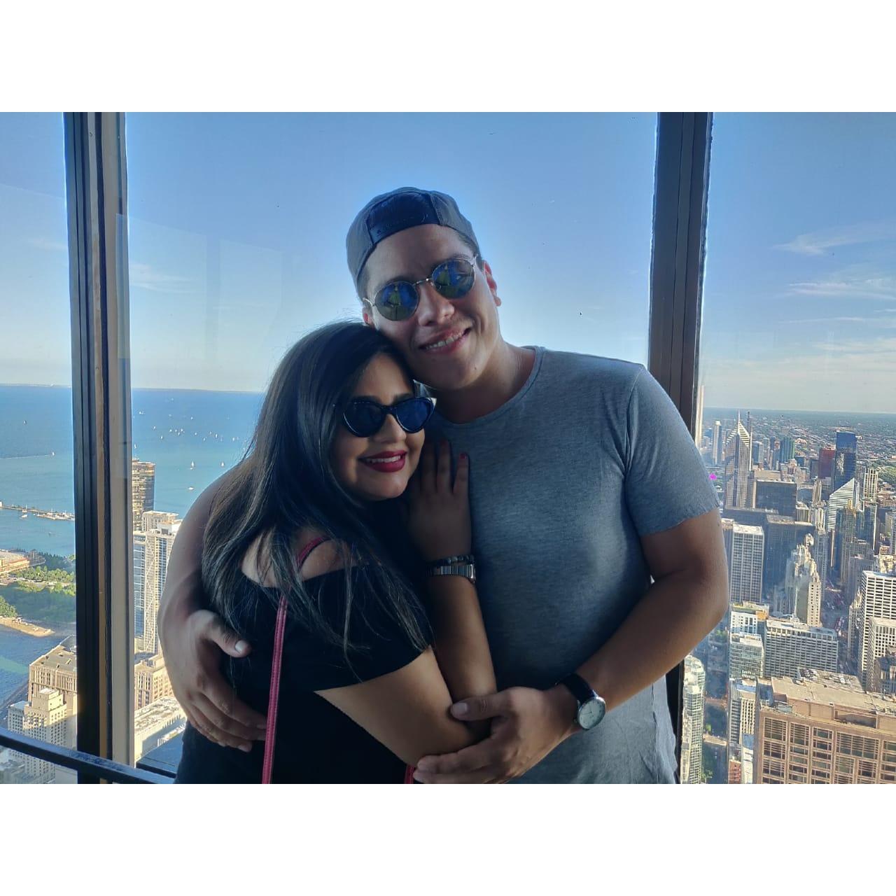 A 94 pisos de altura en el SkyDeck de Chicago, Illinois