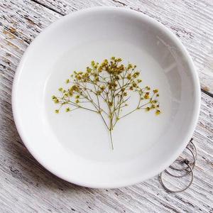Pressed Baby’s Breath Ring Dish