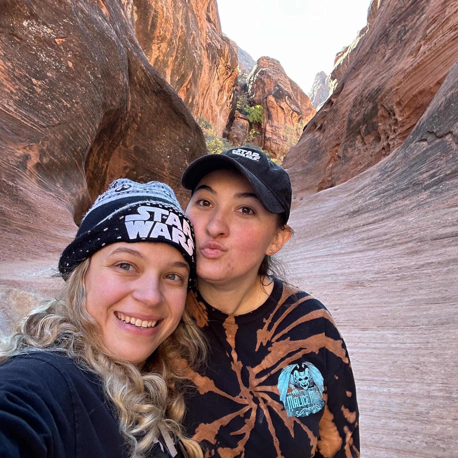 This was such a breathtaking hike in Utah on the red reef trail.