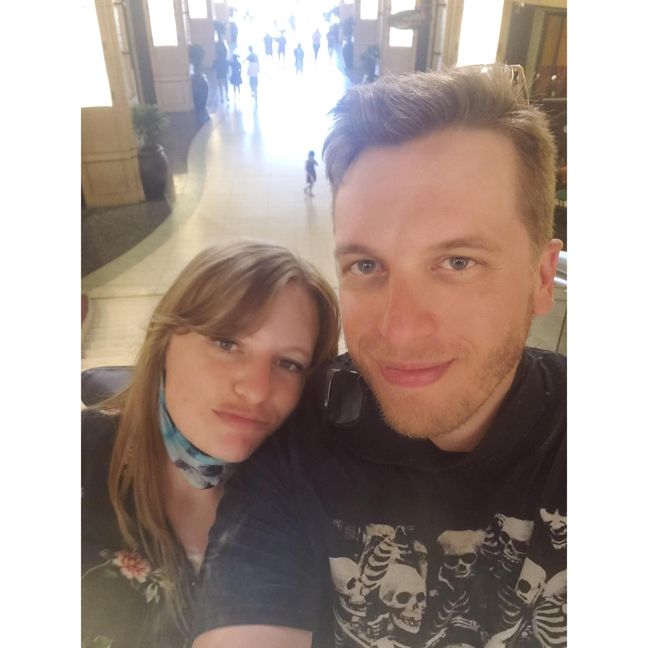 <3