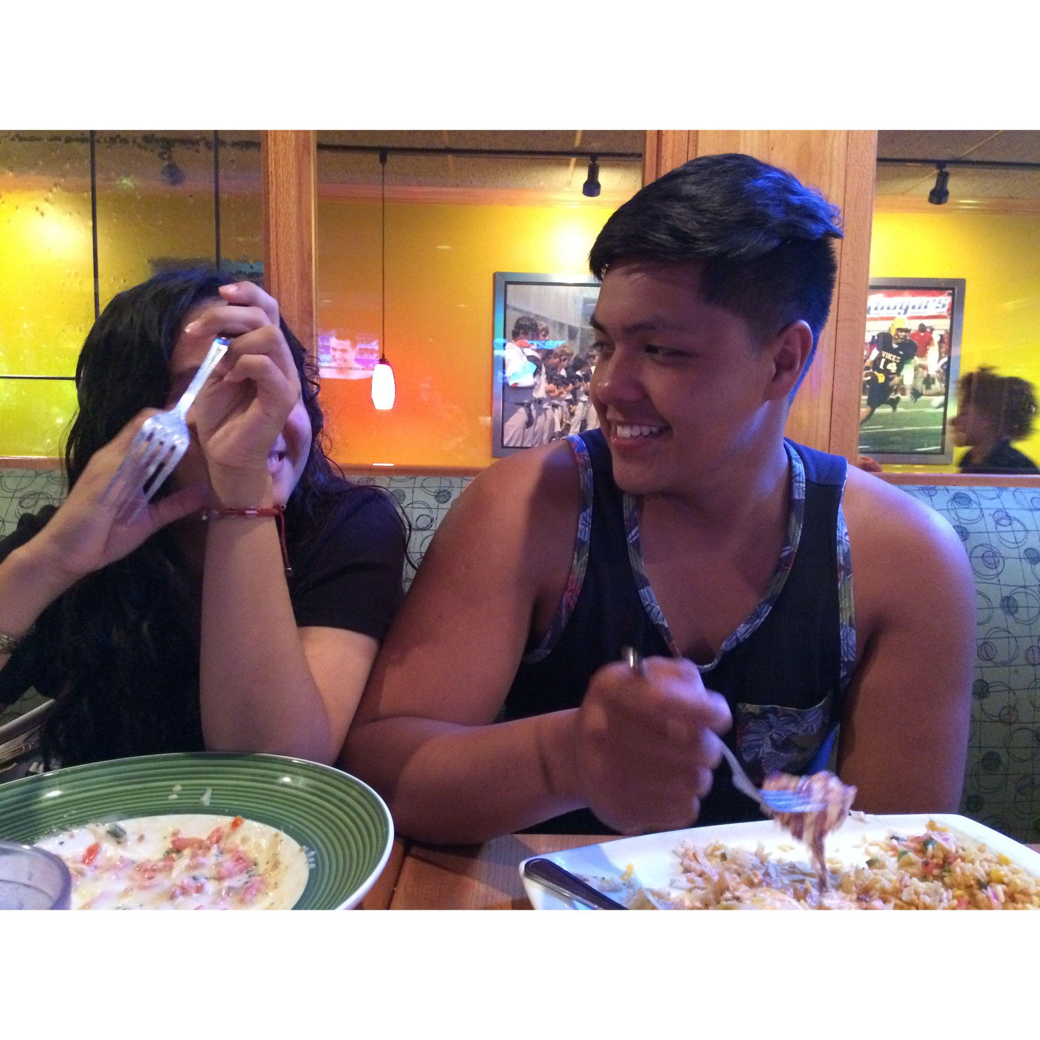 2018- Applebees Date. My dad said Daniel was "mamado" in this picture lol