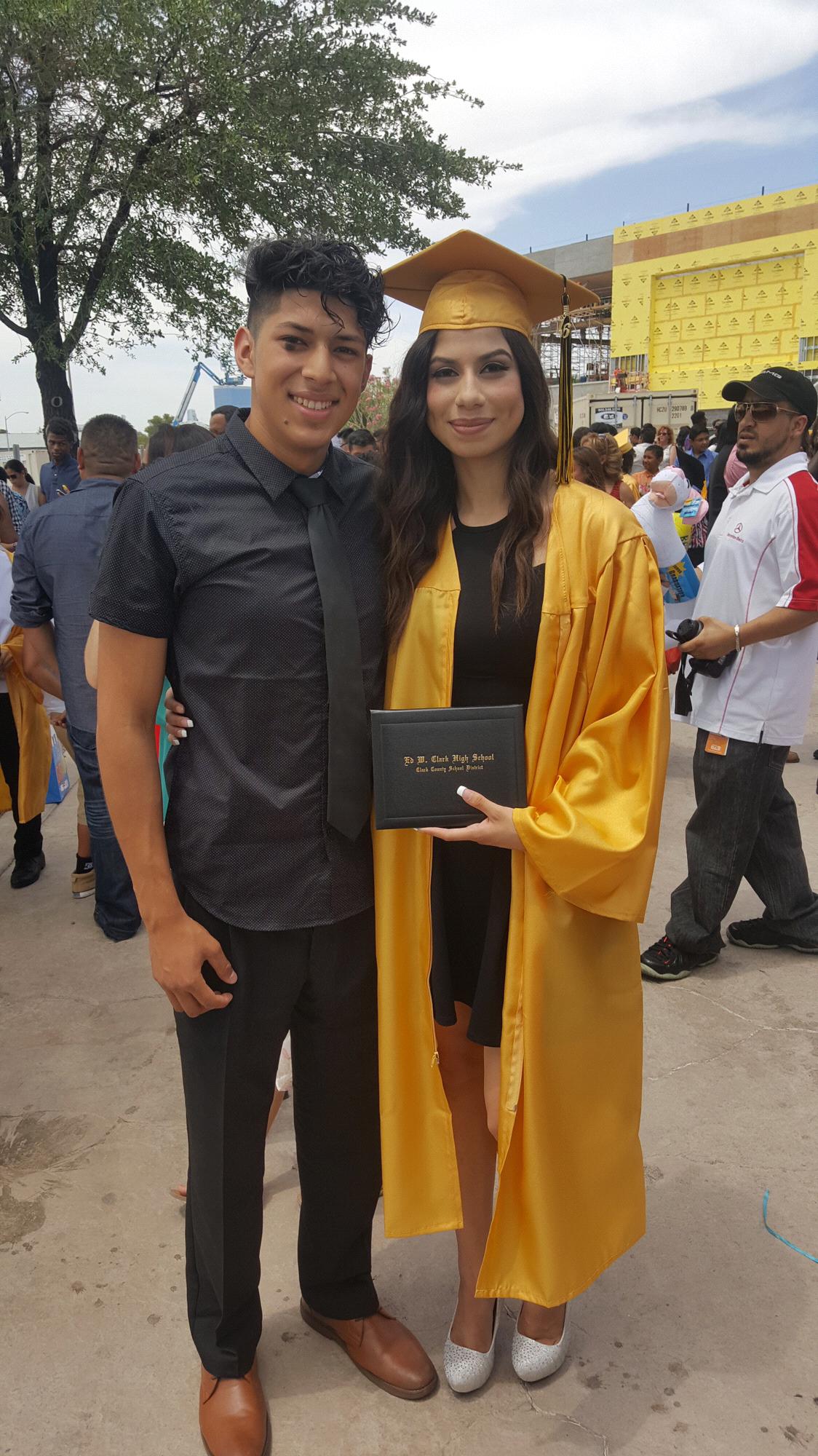 Erika's Graduation! Class of 2016 / 
Graduación de Erika Clase de 2016