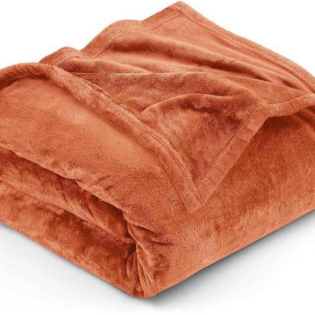 Utopia Bedding Fleece Blanket King Size Burnt Orange 300GSM Luxury Fuzzy Soft Anti-Static Microfiber Bed Blanket (90x102 Inches)