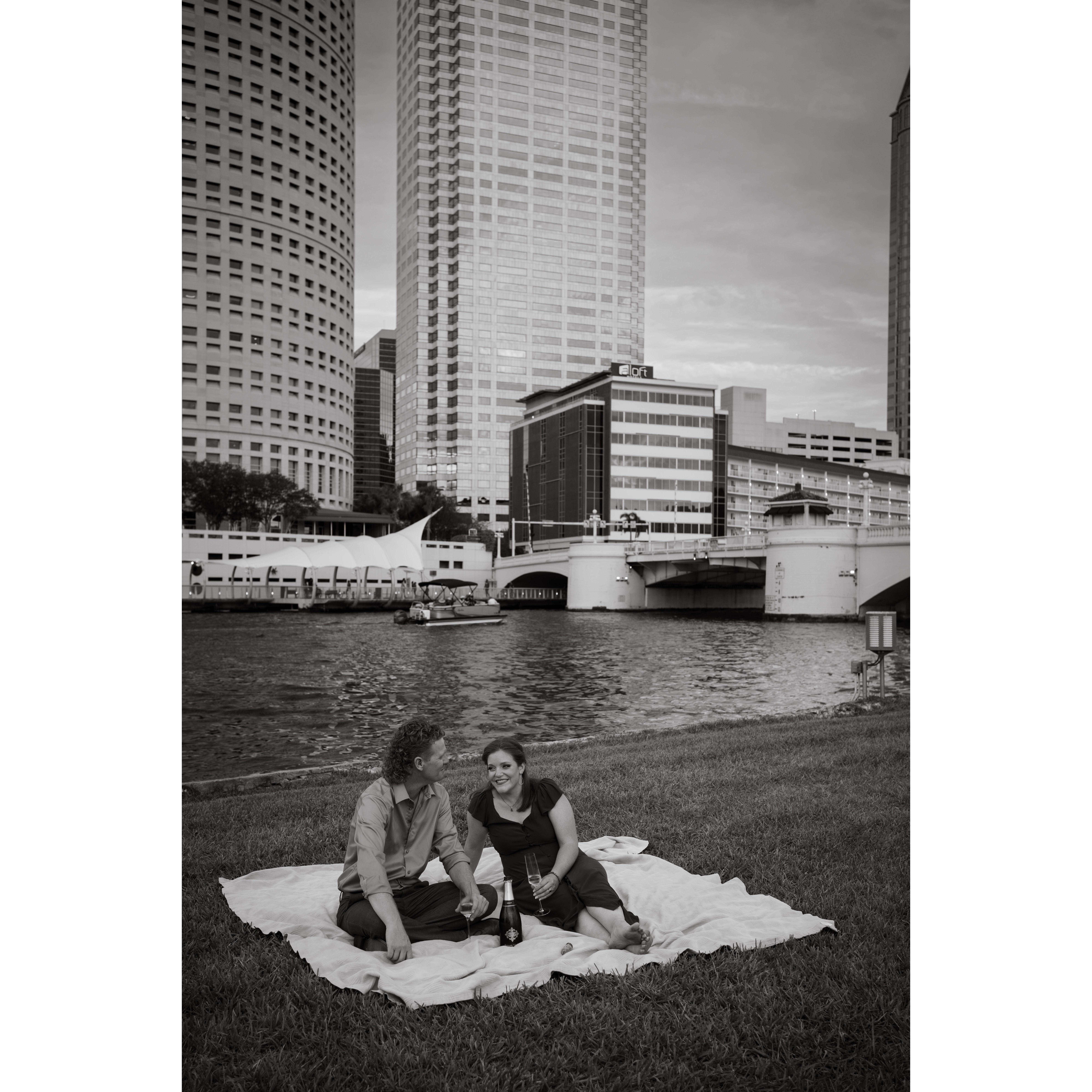 Engagement Photo Session 📸: Lauren Schoepfer Photography https://www.laurenschoepfer.photo