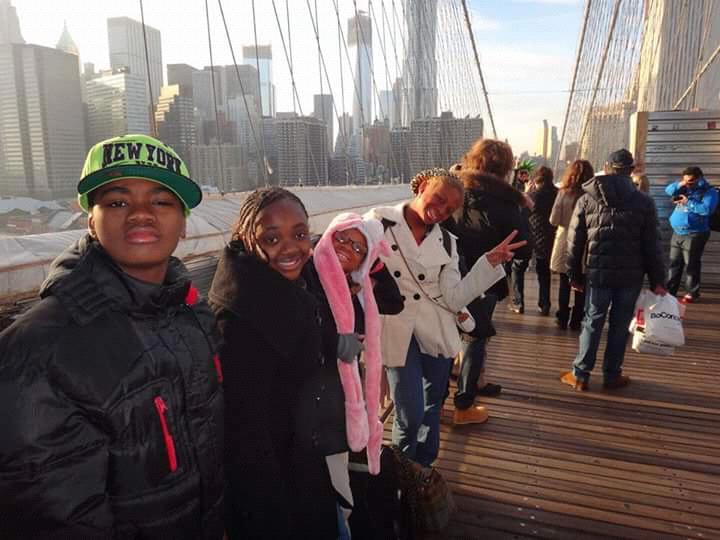 Kyla, Kiana, Aria and Lester on Brooklyn Bridge