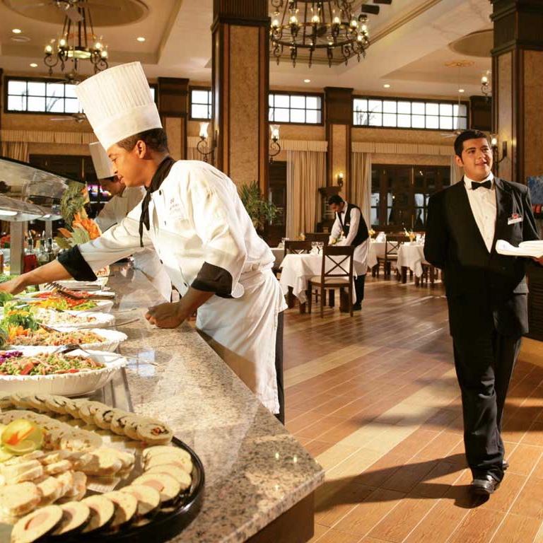 Steakhouse (à la cartè)
Mexican restaurant (à la cartè)
Italian restaurant
Asian restaurant 

Formal dress required for dinner. Main restaurant: Gentleman- No sleeveless T-shirts,Long trousers