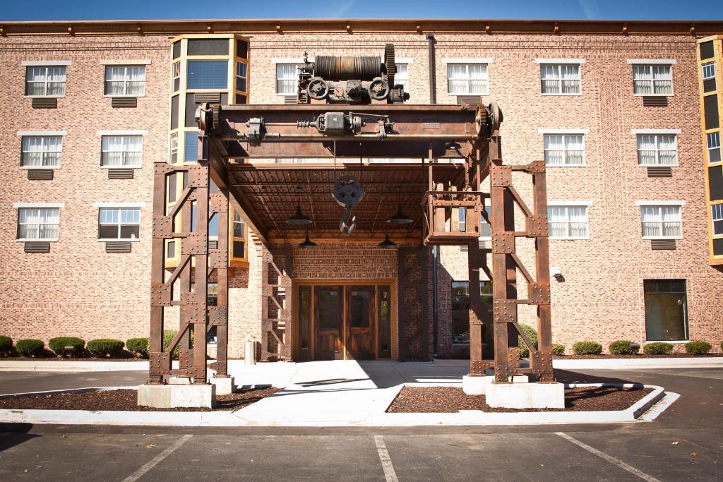 The Wedding Website of Sarah Schwarm and Tyler Gaes