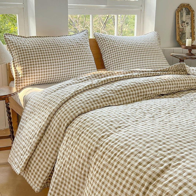 NSNLGSGC Tan Gingham King Quilt Set, Soft Pre-Washed Microfiber Taupe Plaid King Bedspread, Lightweight Checked Summer Quilt, Grid Bedding Coverlets for All Seasons (Includes 1 Quilt, 2 Pillow Shams)