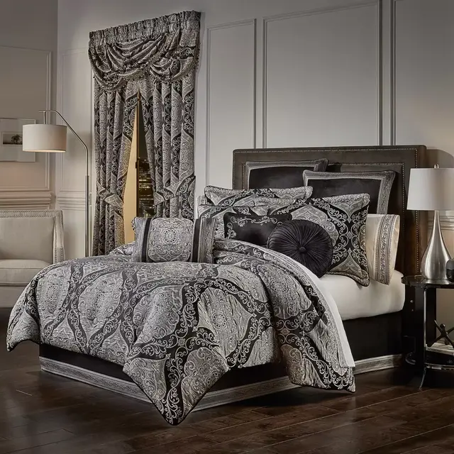 J. Queen New York™ Vera 4-Piece Queen Comforter Set in Black