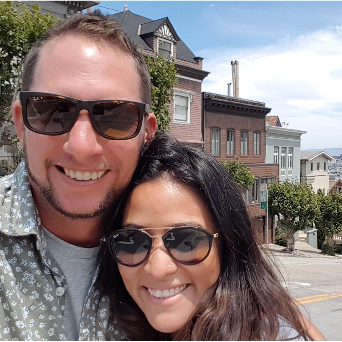 We both lived in the Bay Area and this photo is from the first time we went to SF together. Such a happy trip.

Los dos vivimos en la Bahia de San Francisco en distintos momentos de nuestras vidas.