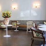 The Grove Artisan Cafe and Bakery