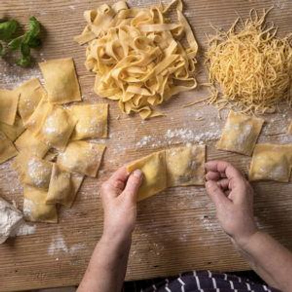 Cooking class in Tuscany on honeymoon