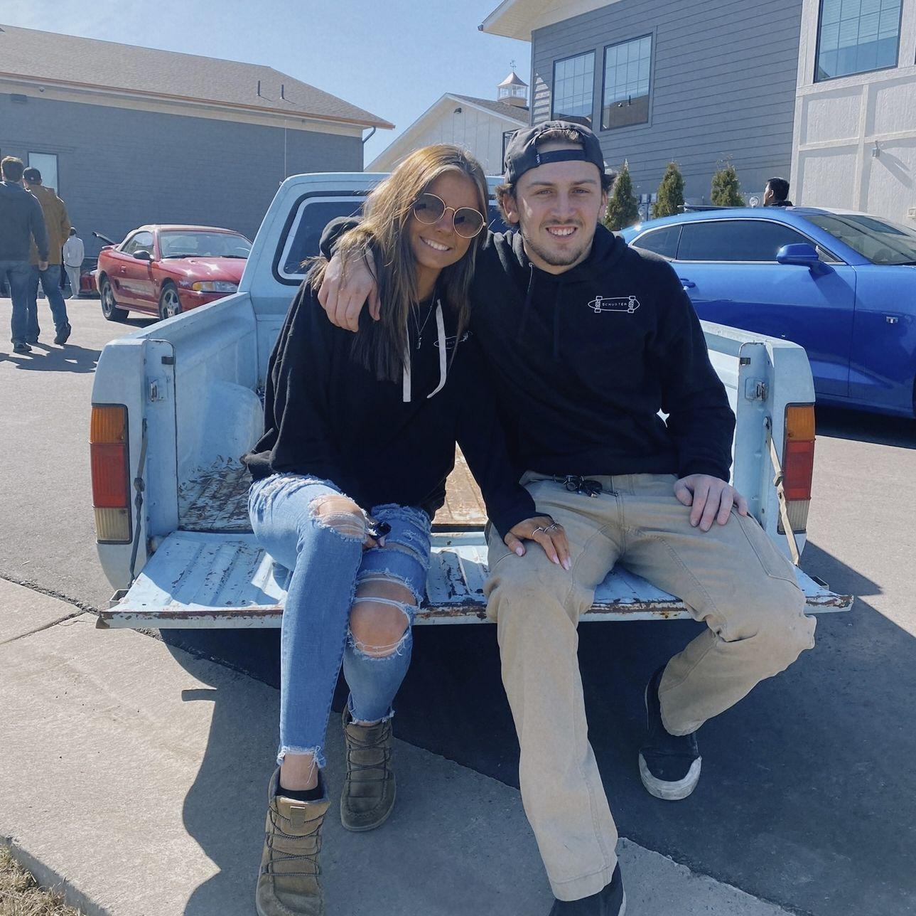 Car show with the rabbit