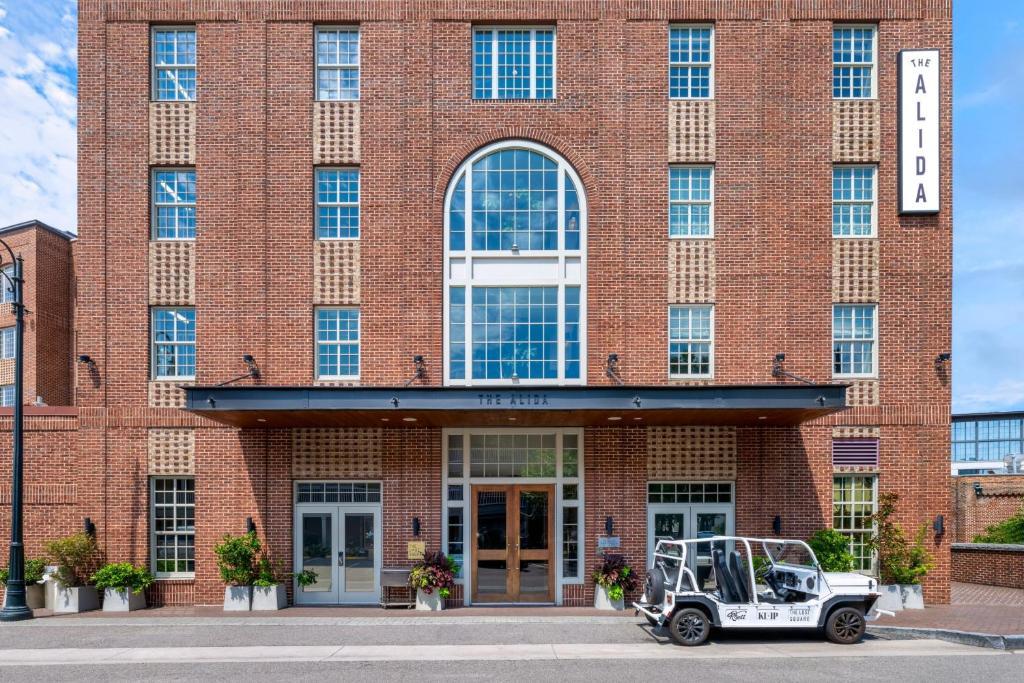 The Wedding Website of Emily Alexander and CJ Nugara