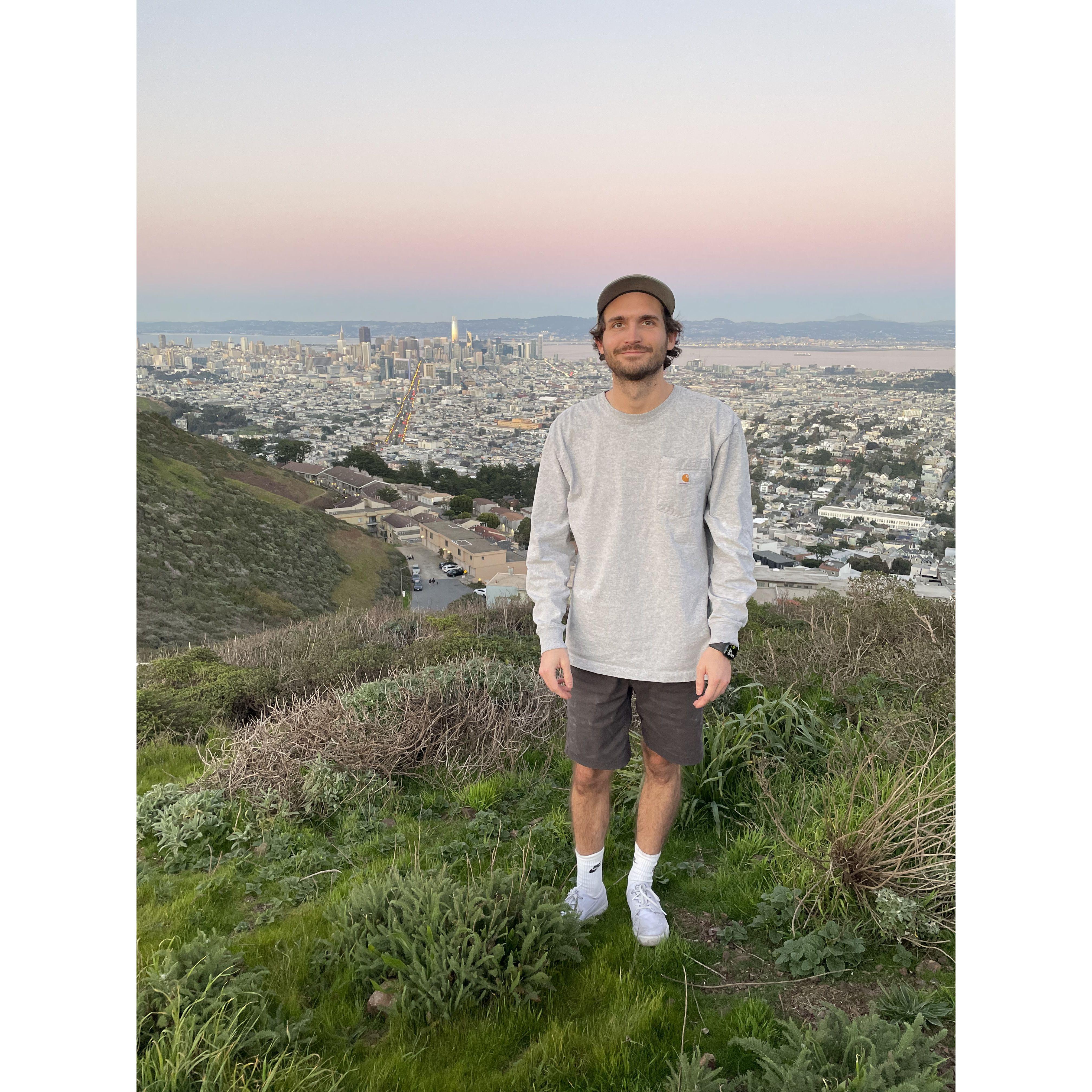 The top of twin peaks in San Fransisco