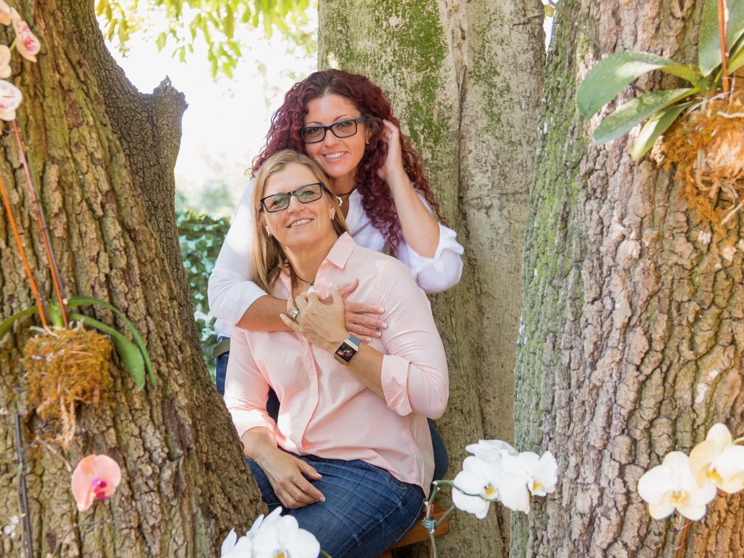 The Wedding Website of Lora Brown and Tracy Williams