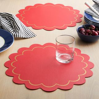 Scallop Edge Round Reversible Placemat, Set of 6