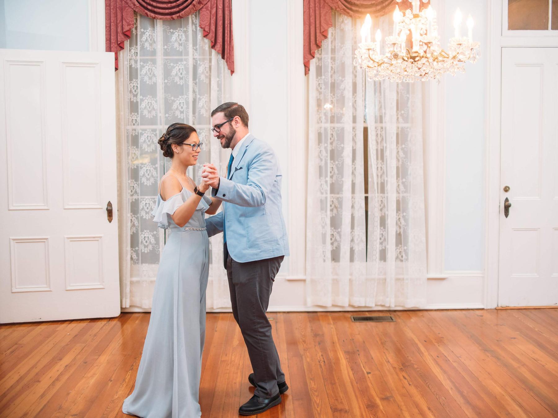 128d13ff-f054-4cec-8dd2-c7969b0af198