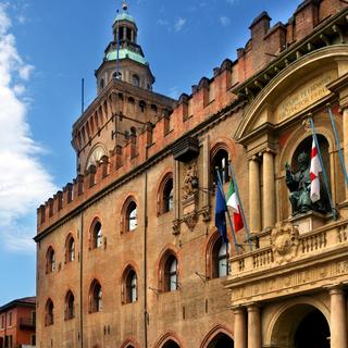 Clock Tower & Art Collections with Tasting for 2 - Bologna