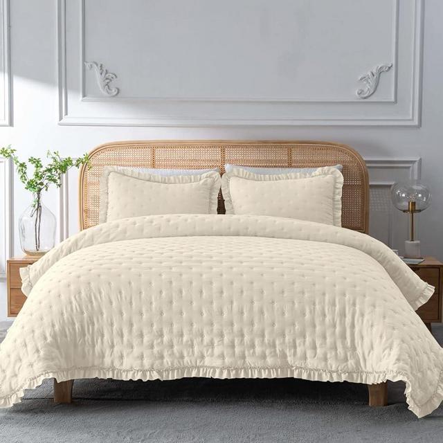 HIARUO 3-Piece Quilt Set King Size - Soft Warm Ultrasonic Reversible Pleated Ruffled Coverlet Bedspread Set (104 x 90 Inch) with 2 Pillow Sham (20 x 36 Inch), Beige