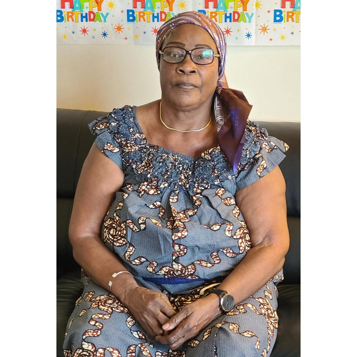 Marguerite Abai  
Mère du marié.