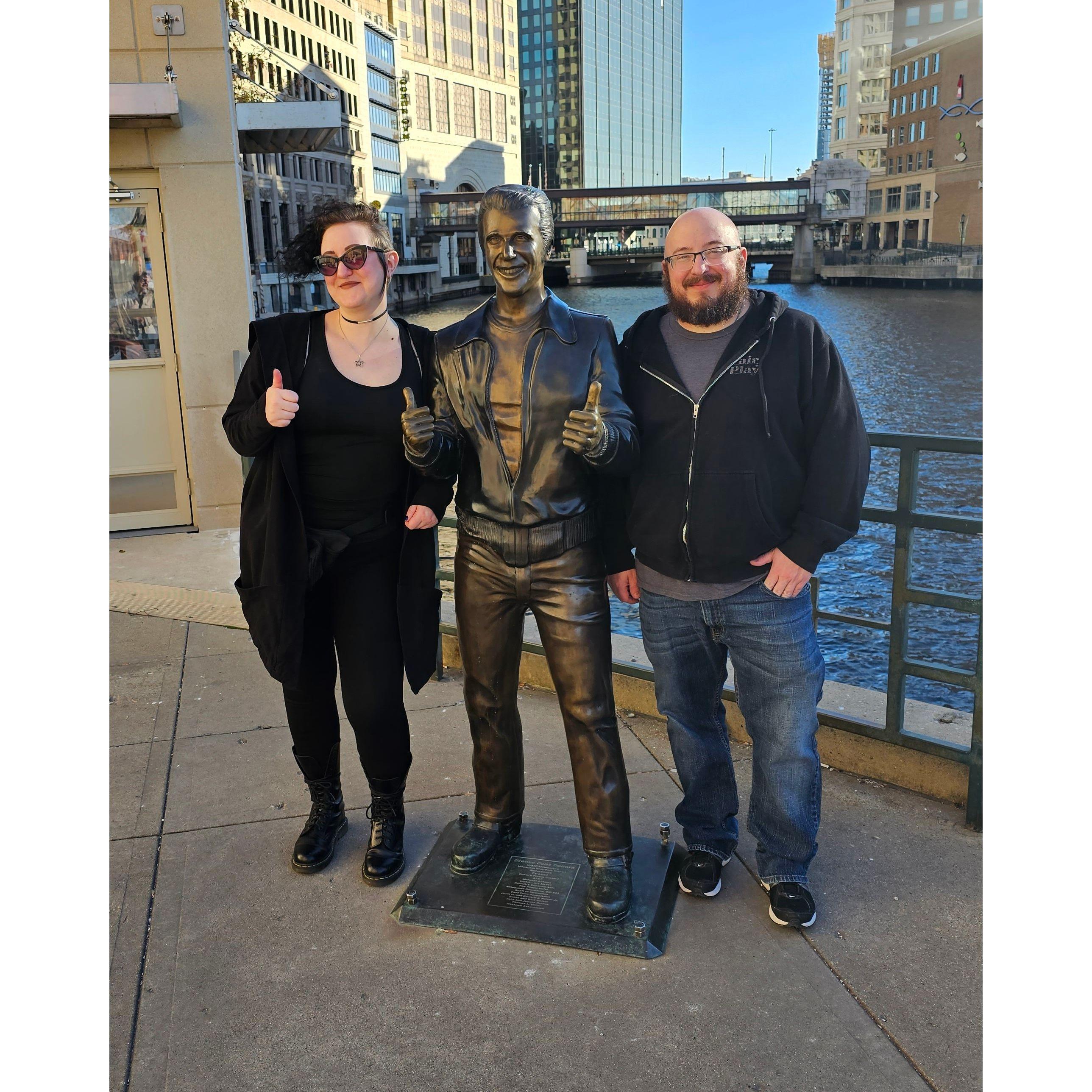 While visiting Milwaukee, Lauren got to pose with two of the biggest sex symbols to come from the Midwest. Aaaaayyy!