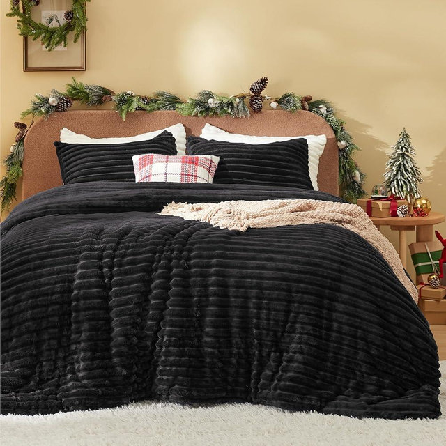 Bedsure Fluffy Comforter Set King - Super Soft Faux Fur Comforter King Size Black, Winter Warm Fleece Bedding Set, Plush Fuzzy Bed Set, 3 Pieces, 1 Shaggy Comforter with 2 Pillowcases