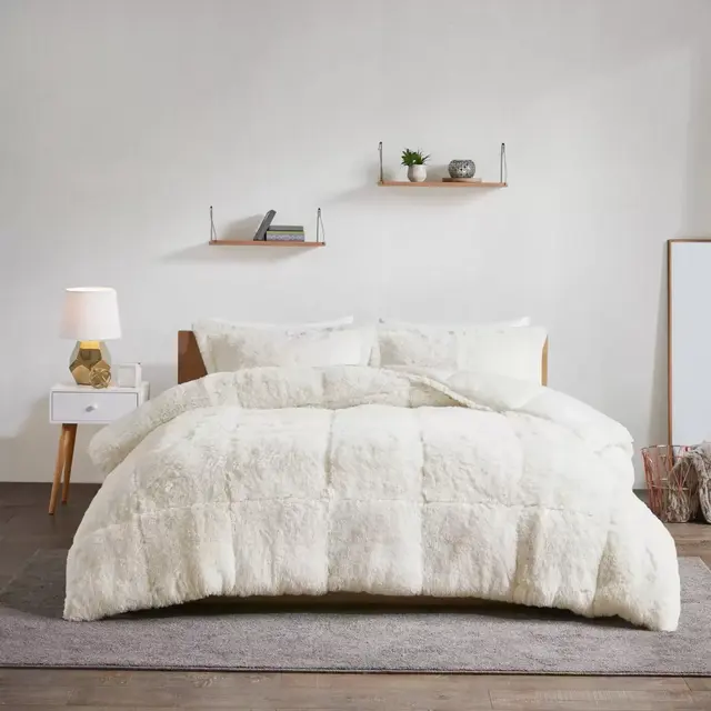 Intelligent Design Malea Reversible Shaggy Faux Fur Full/Queen Comforter Set in Ivory
