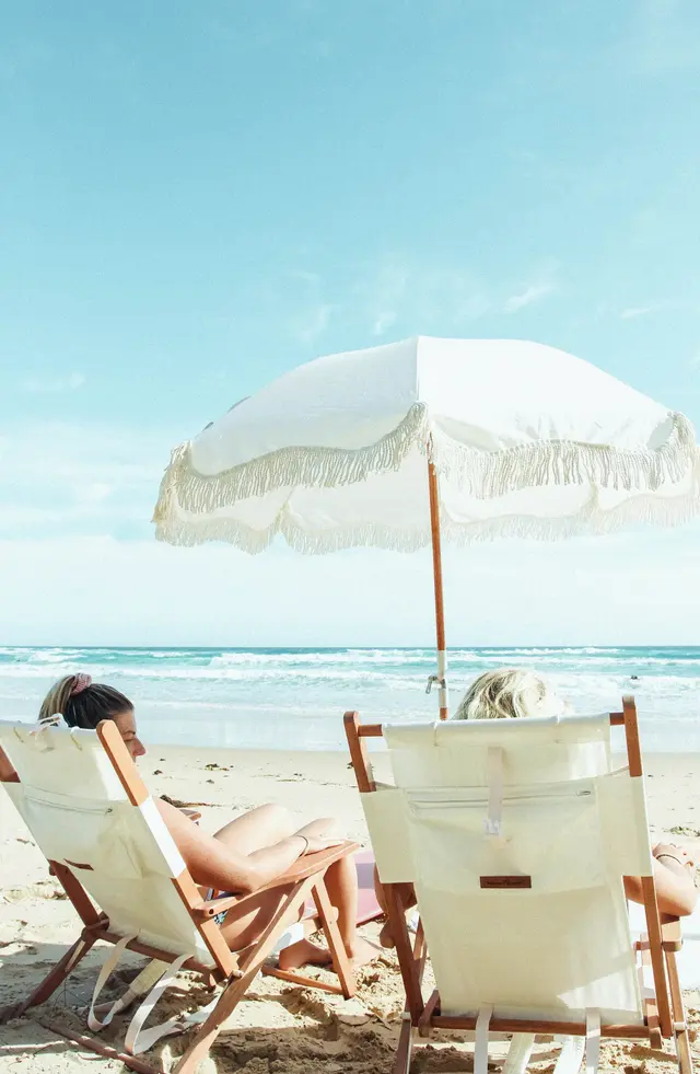 BUSINESS AND PLEASURE CO Premium Beach Umbrella in Antique White