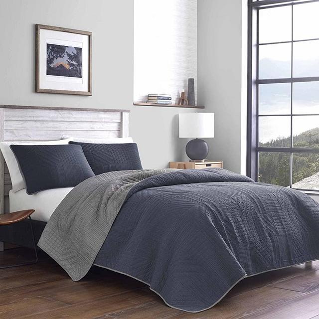 Eddie Bauer | Hidden Lake Collection | Quilt Set - Reversible & Light-Weight Quilt Bedspread with Matching Shams, 3-Piece Bedding Set, Pre-Washed for Extra Comfort, Queen, Blue