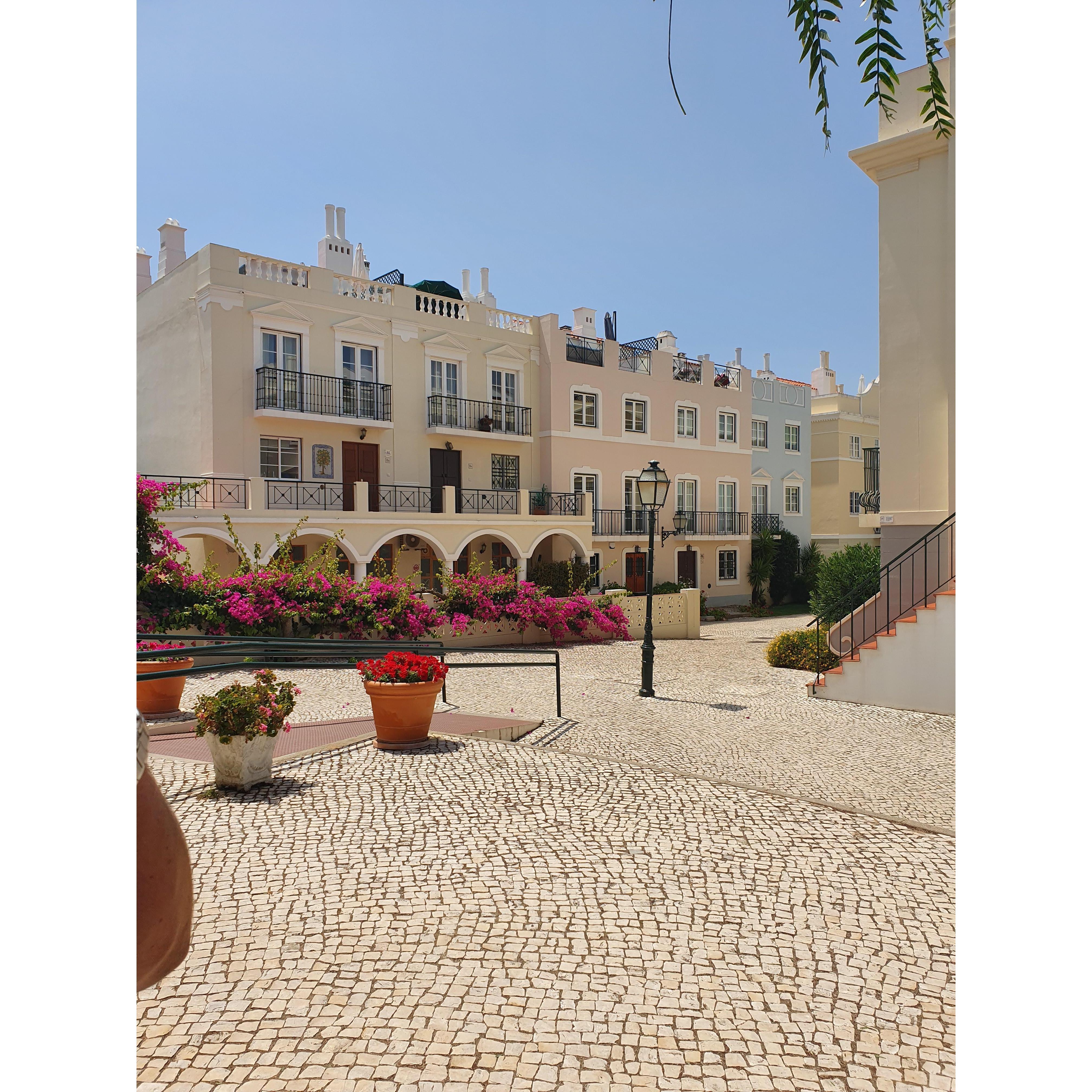 An example of apartments/studios in the old village.