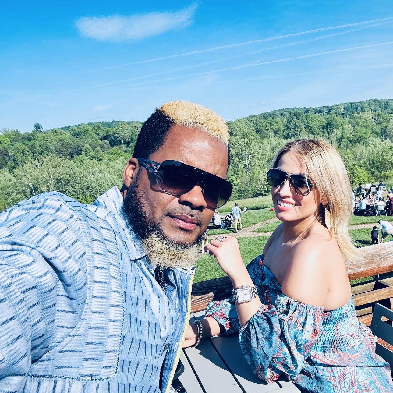 Dates at the Wineries in Northern Virginia - Oh yea, He told me how much he loved me in this pic and even got on one knee just to wipe off my sandal! #WeSaidWeWood