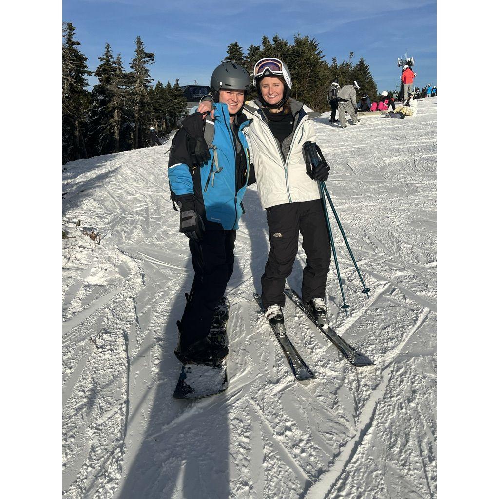 TJ gradually making Katie enjoy winter sports!