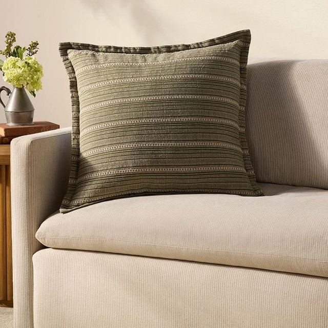 Loloi Chris Loves Julia Howie Collection PCJ0023 Green/Natural 22'' x 22'' Cover w/Poly Pillow
