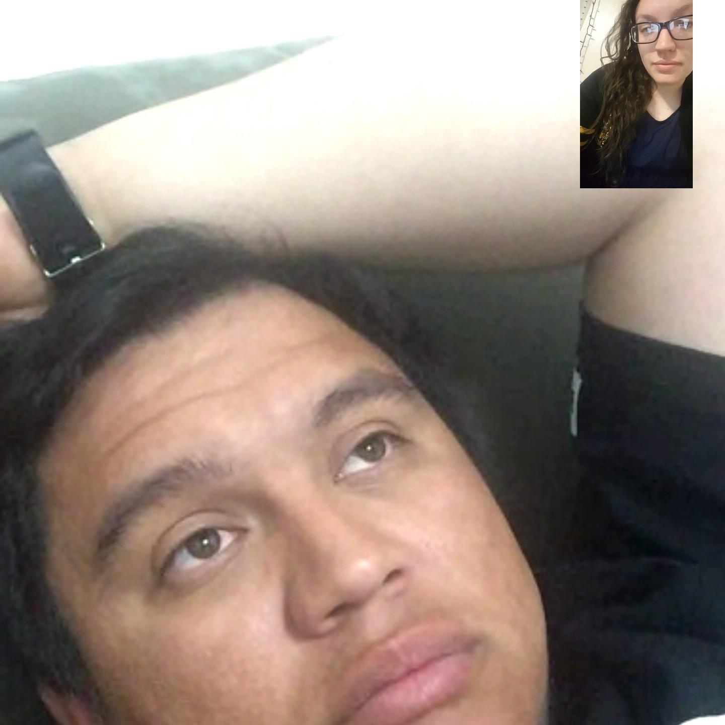 Another video call.
Otra video llamada.