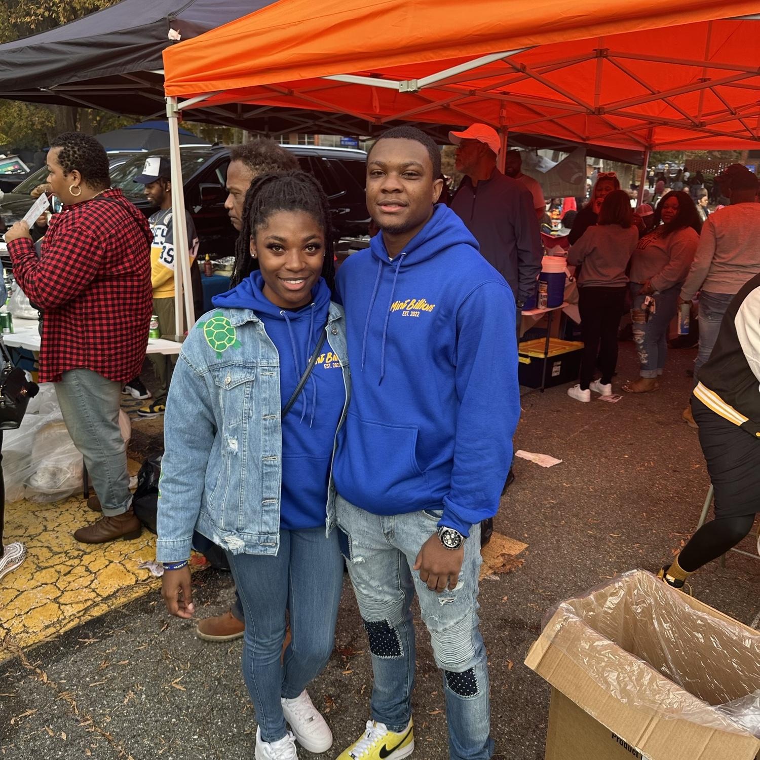 Our first GHOE together 💙💛