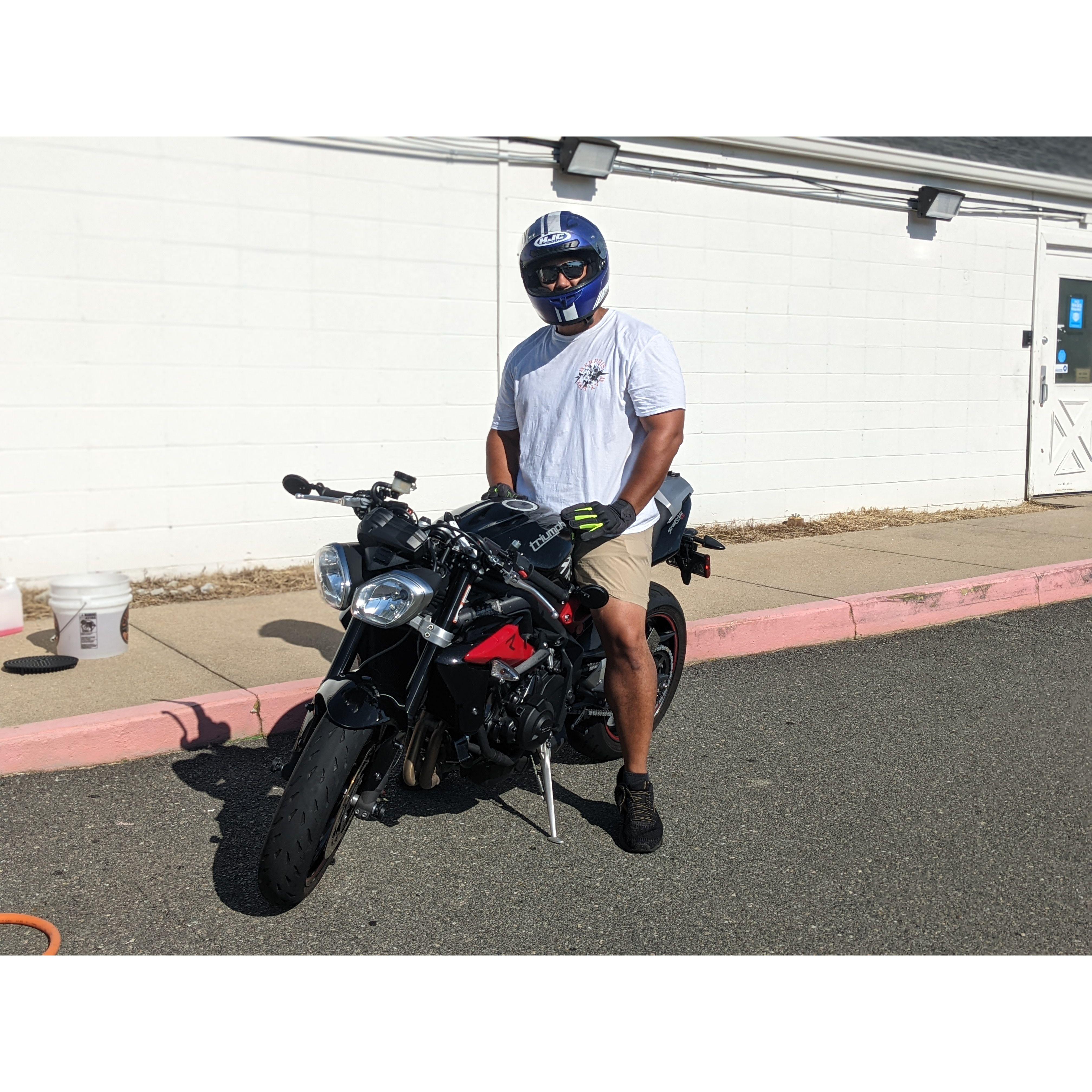 Antonio's first bike back in the motorcycle life!