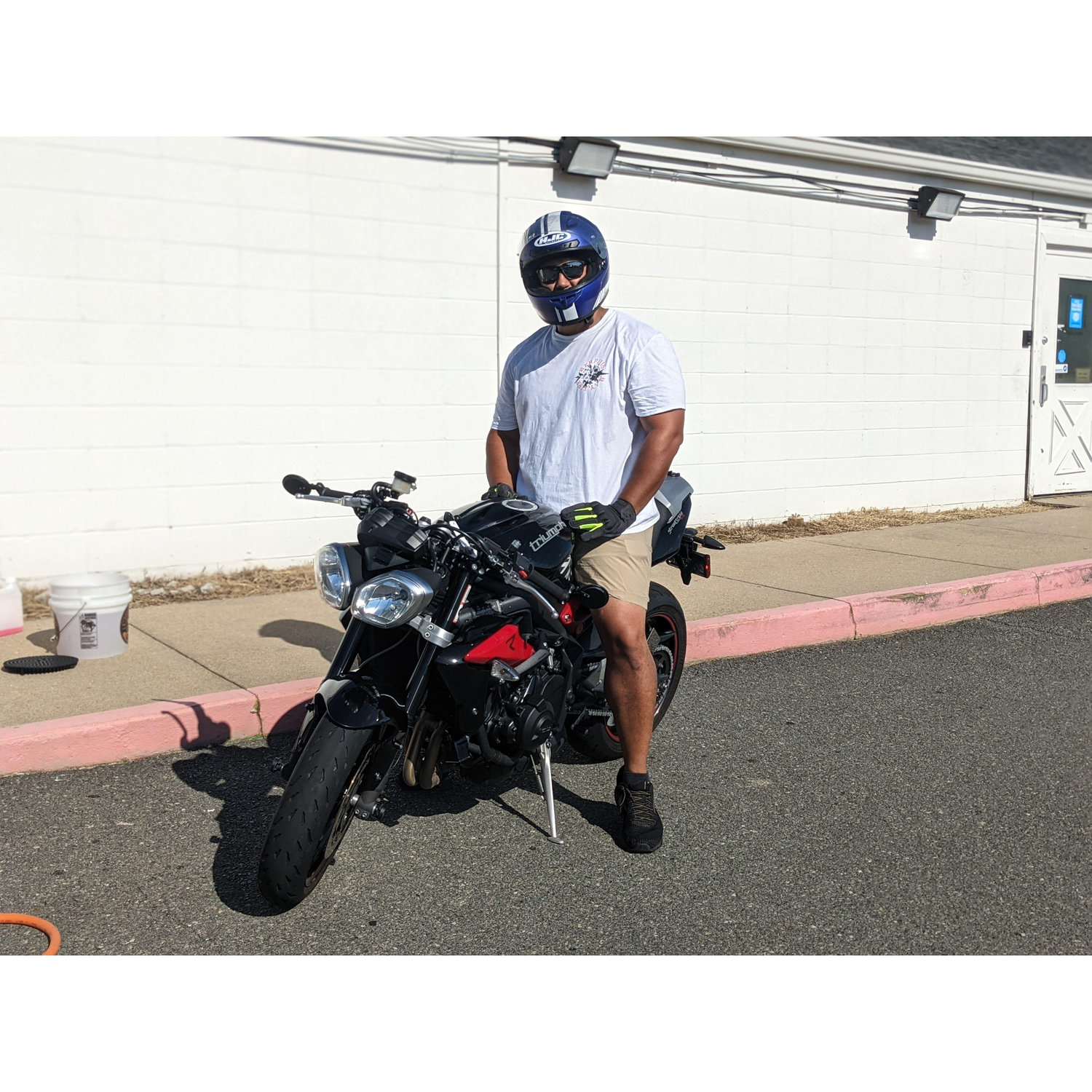 Antonio's first bike back in the motorcycle life!
