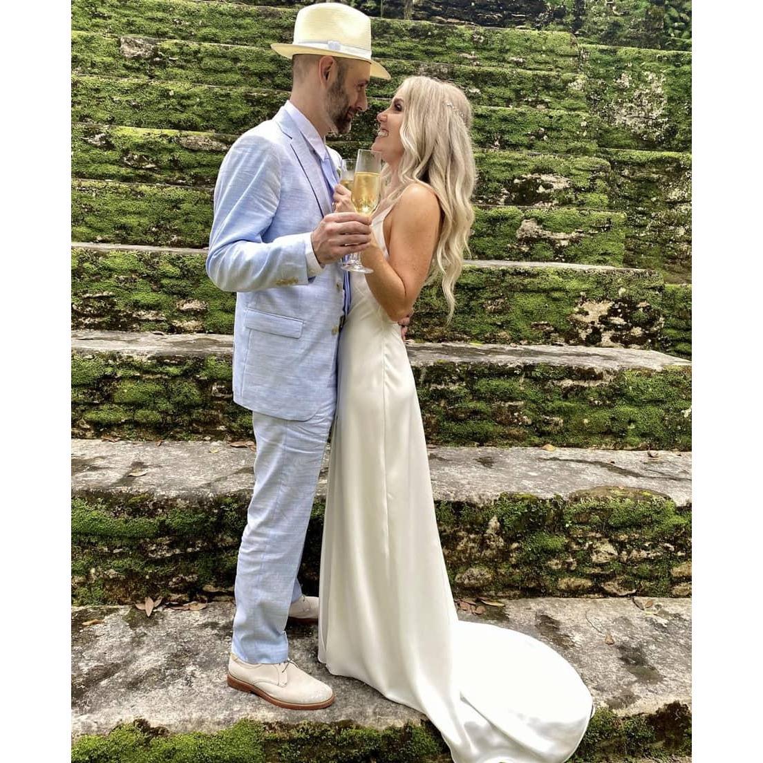 1 week Anniversary! 🥂🤍