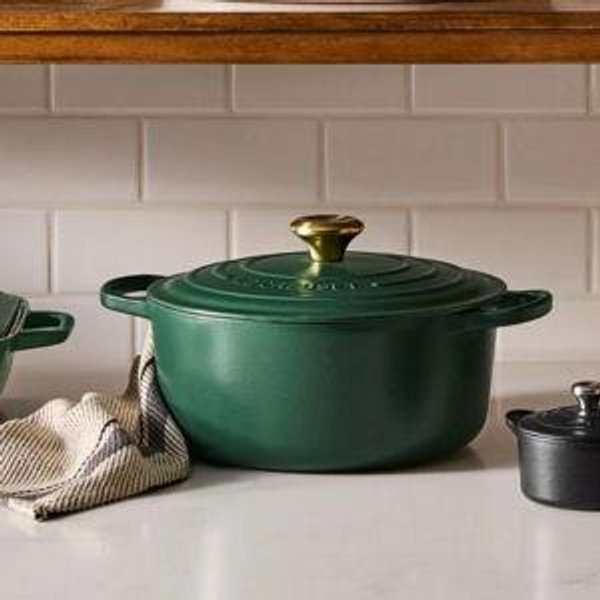 Le Creuset Signature Round Dutch Oven 5.5 qt. "Foret"