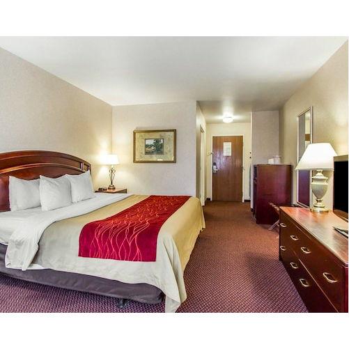 1 King Size Bedrooms Available