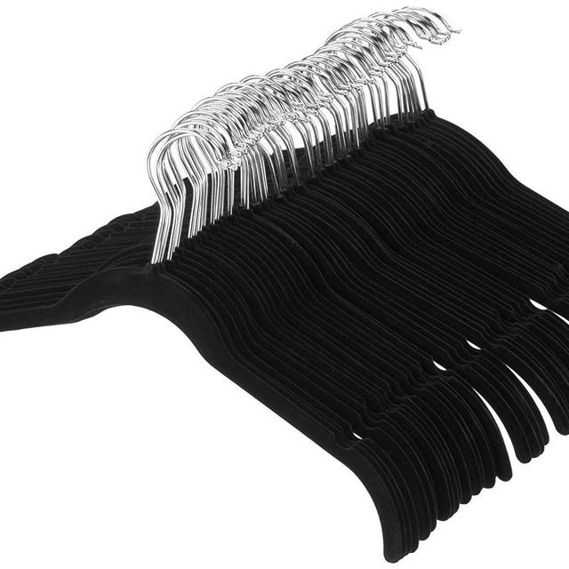 AmazonBasics Velvet Shirt/Dress Hangers - 100-Pack, Black