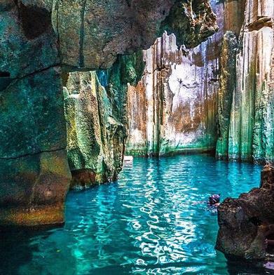 Excursion to Sawa-i-Lau Caves
