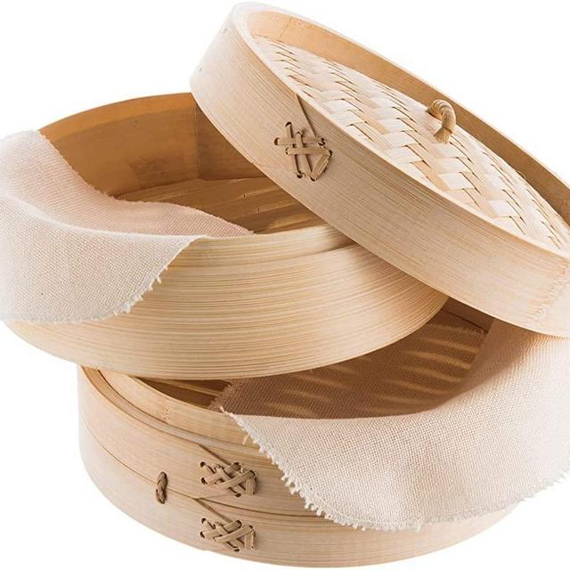 Reishunger Bamboo Steamer Basket - 10 Inch - 4 Persons - for Rice, Dim Sum, Vegetables, Fish and Meat - Incl. 2 Cotton Cloths