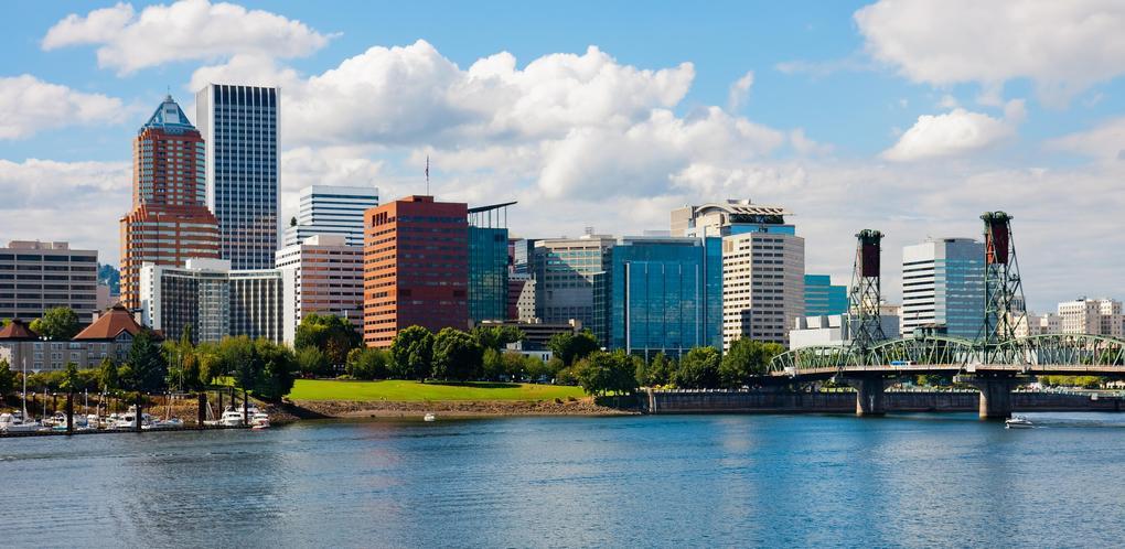 The Wedding Website of Delaney Smith and Sander van Caeneghem