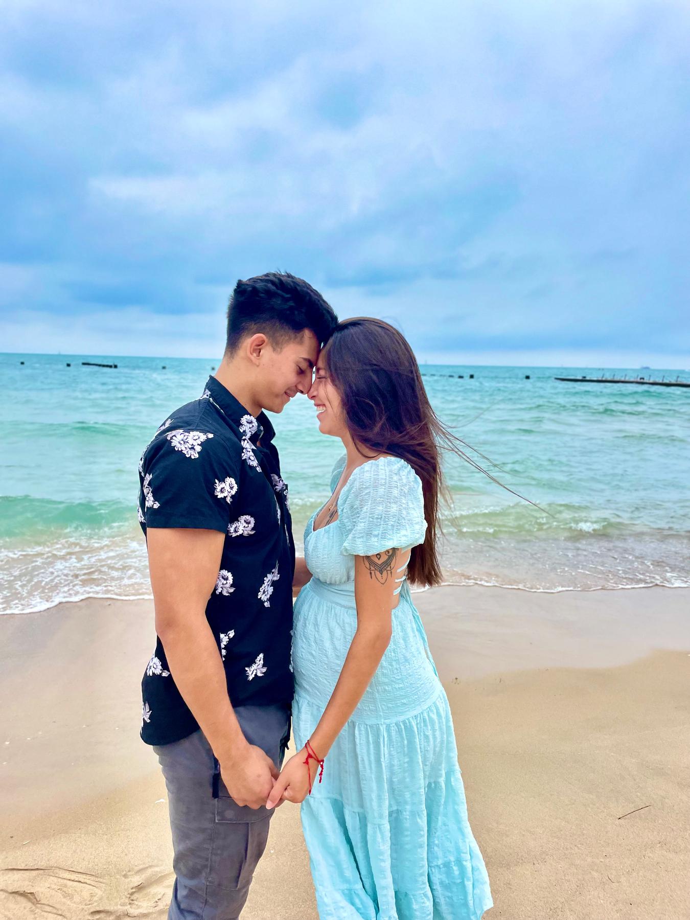 August 14th, 2022
Our last maternity shots at North ave beach, Lake Michigan, Chicago.