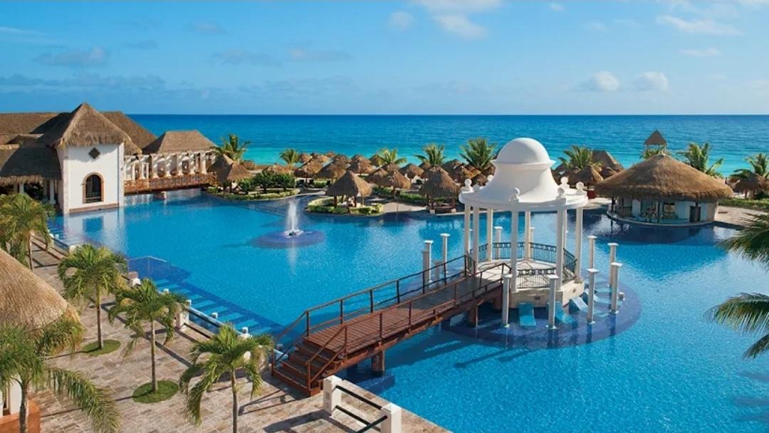 The Wedding Website of Rose Han and Meeni Yim