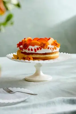 Scalloped Pearly Glass Cake Stand